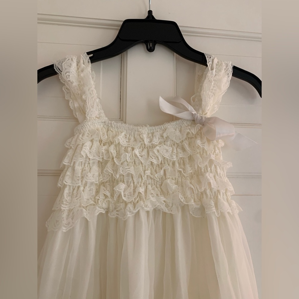 Girls lace dress, size 4